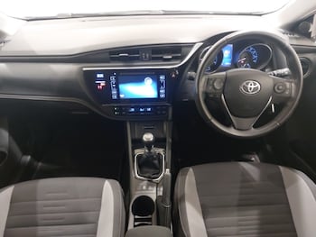 Used Toyota Auris 2017 for sale - 79070082: Photo