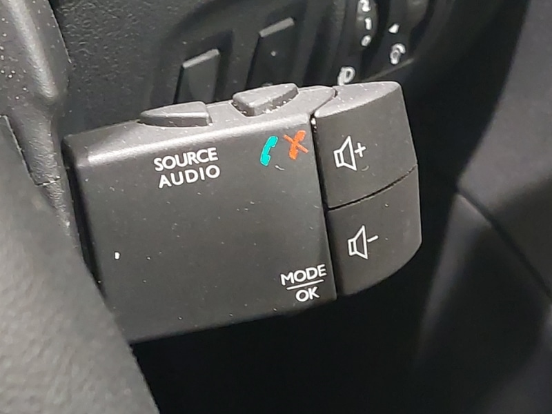 Used Renault Captur 2017 for sale - 76269256: Photo 18