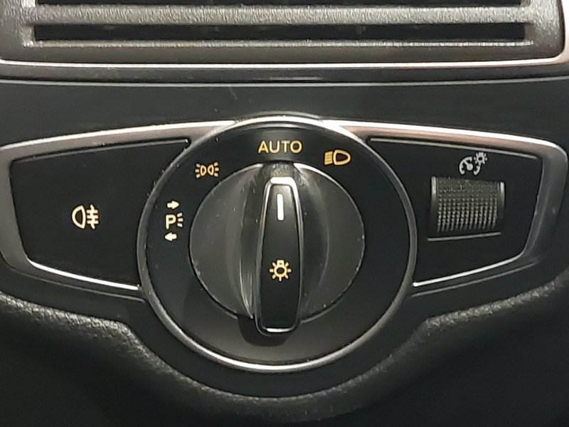 Used Mercedes-Benz GLC 2019 for sale - 77214176: Photo 17