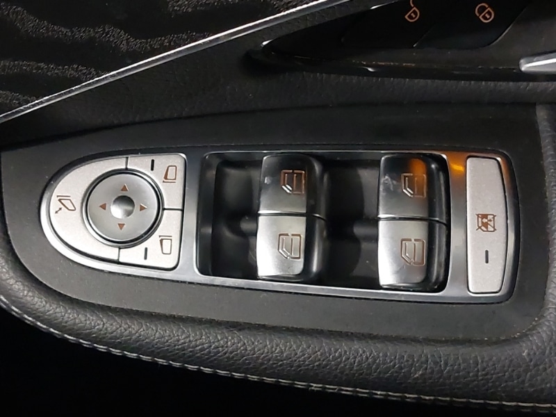 Used Mercedes-Benz GLC 2019 for sale - 77214176: Photo 19