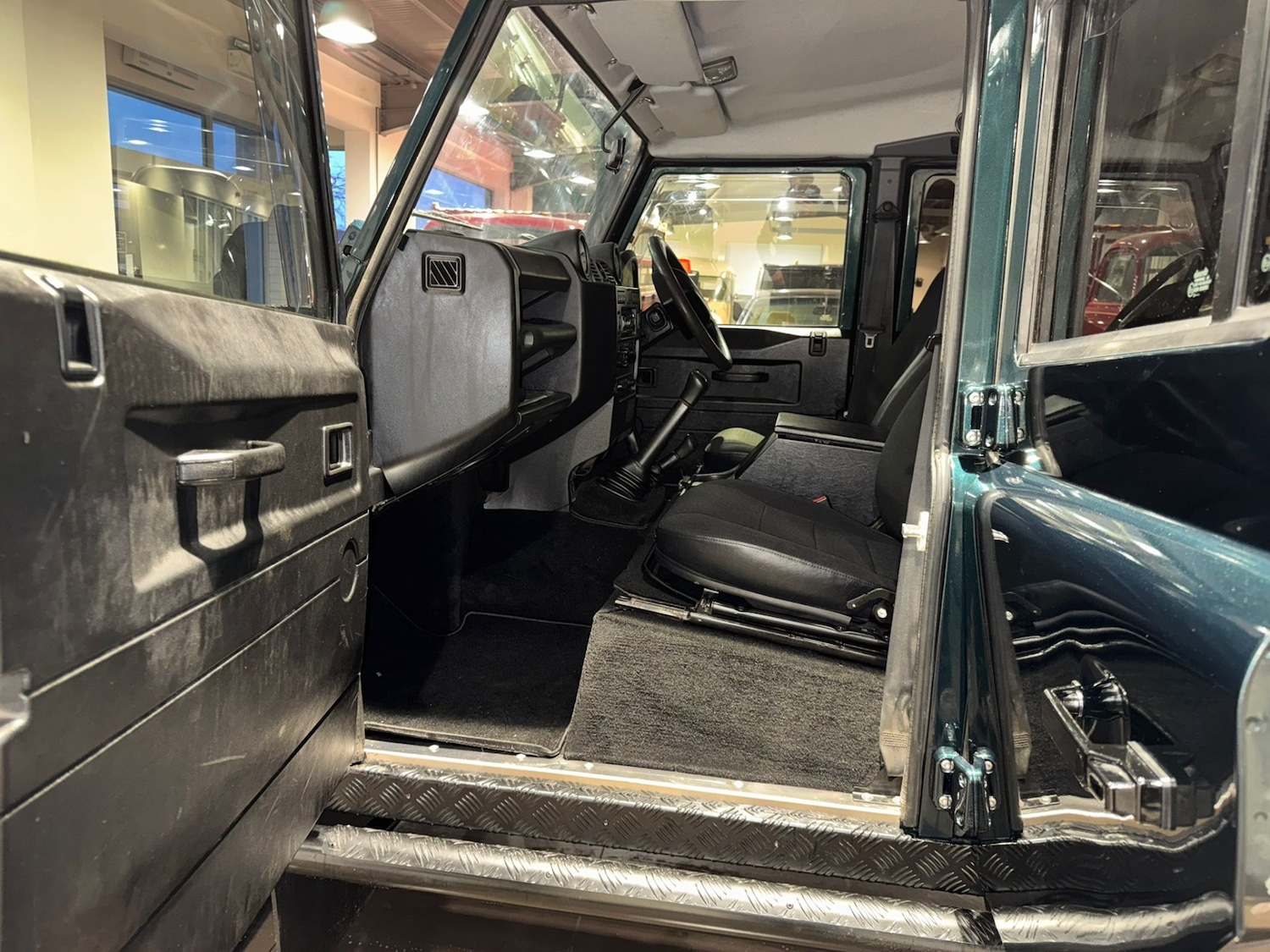 Used Land Rover Defender 2013 for sale - 77796924: Photo 12