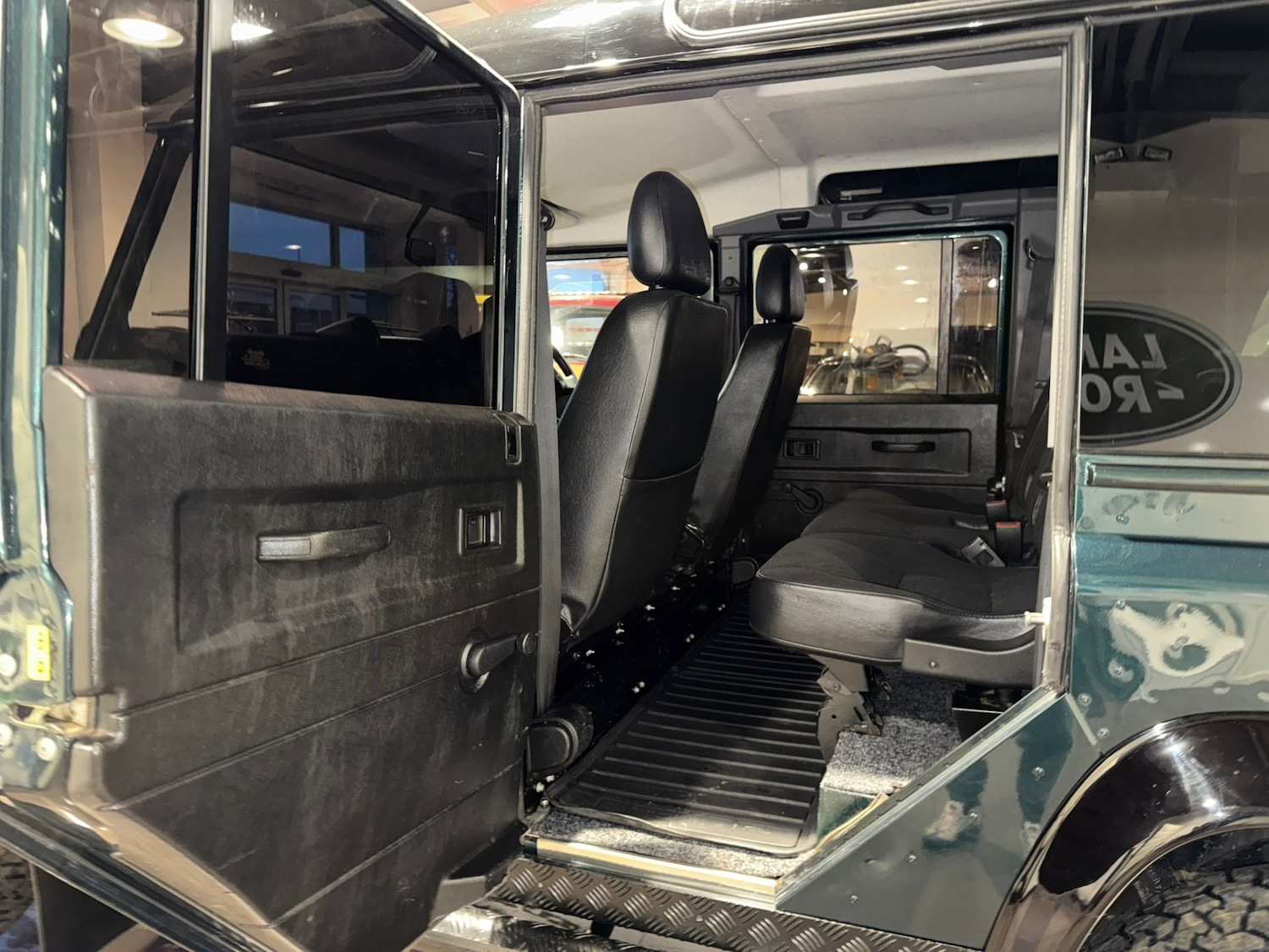 Used Land Rover Defender 2013 for sale - 77796924: Photo 18