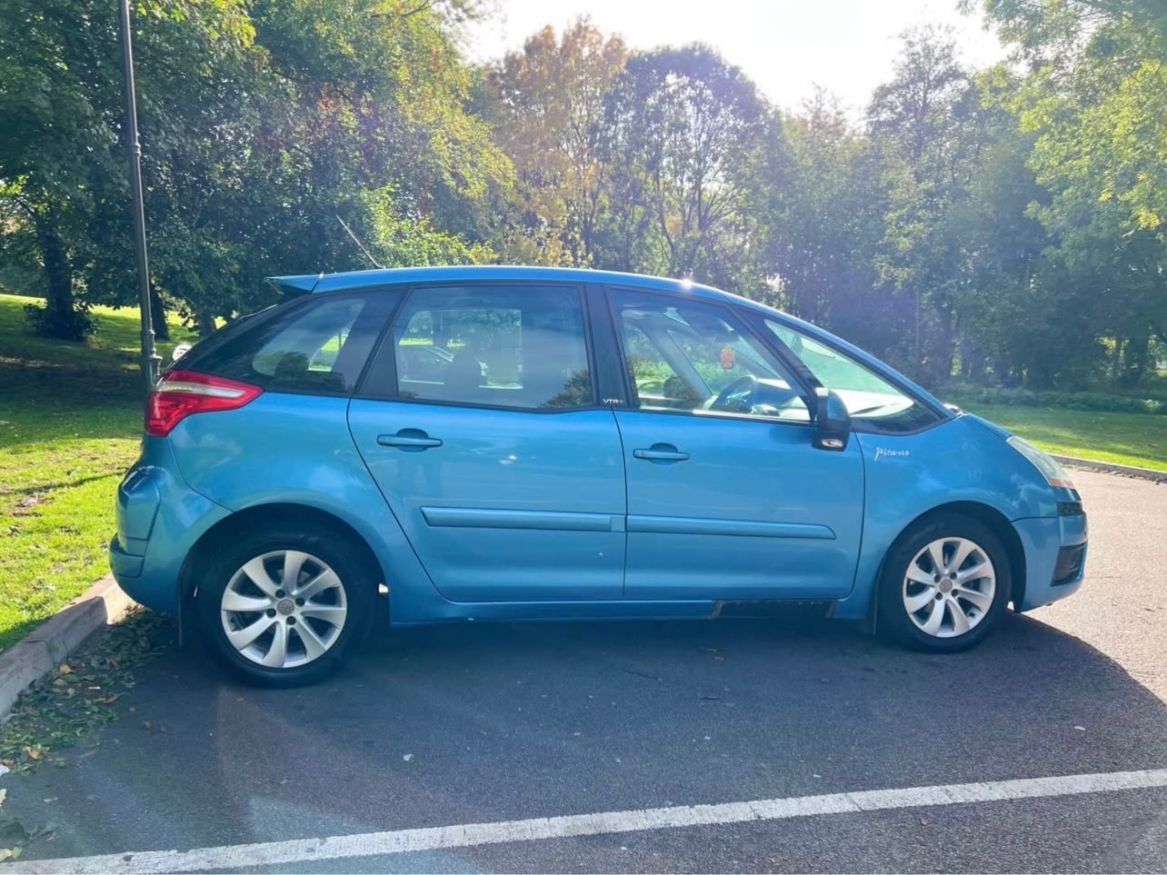 Used Citroen C4 Picasso 2010 for sale - 77659238: Photo 5