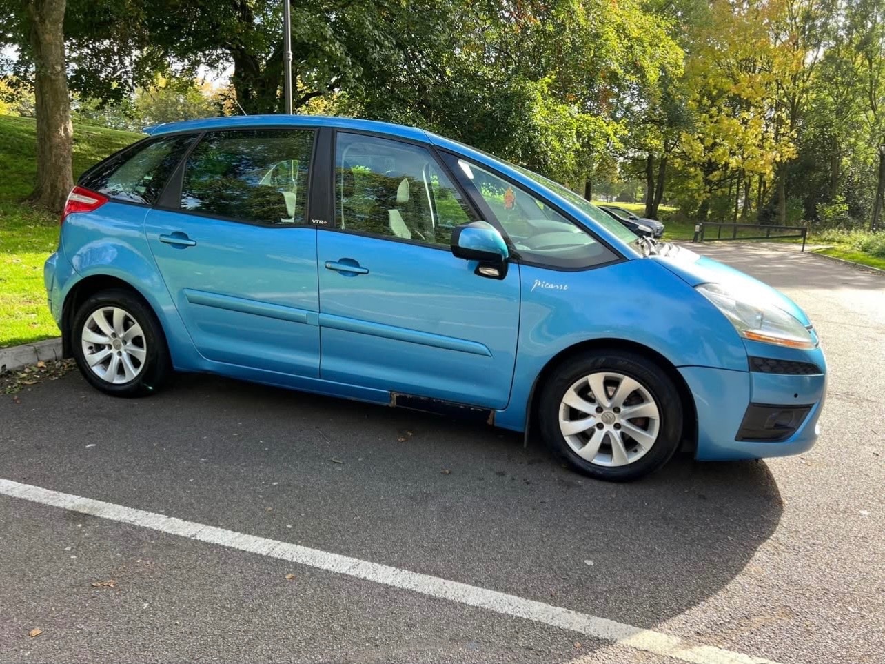 Used Citroen C4 Picasso 2010 for sale - 77659238: Photo 9