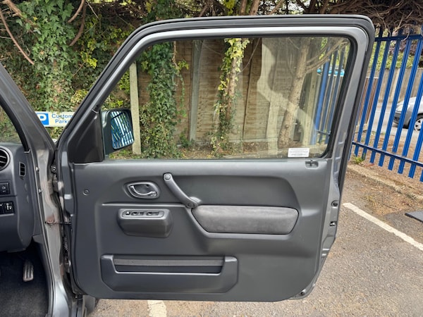 Used Suzuki Jimny 2010 for sale - 76214495: Photo 10