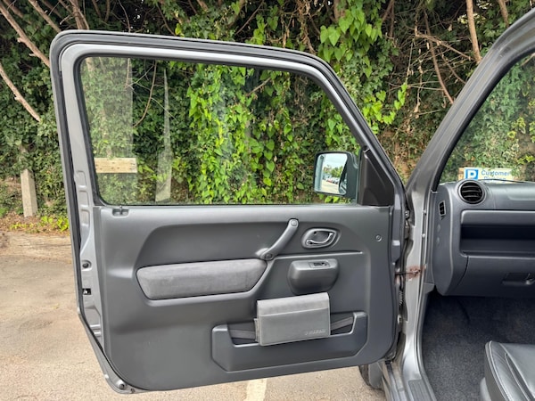 Used Suzuki Jimny 2010 for sale - 76214495: Photo 14