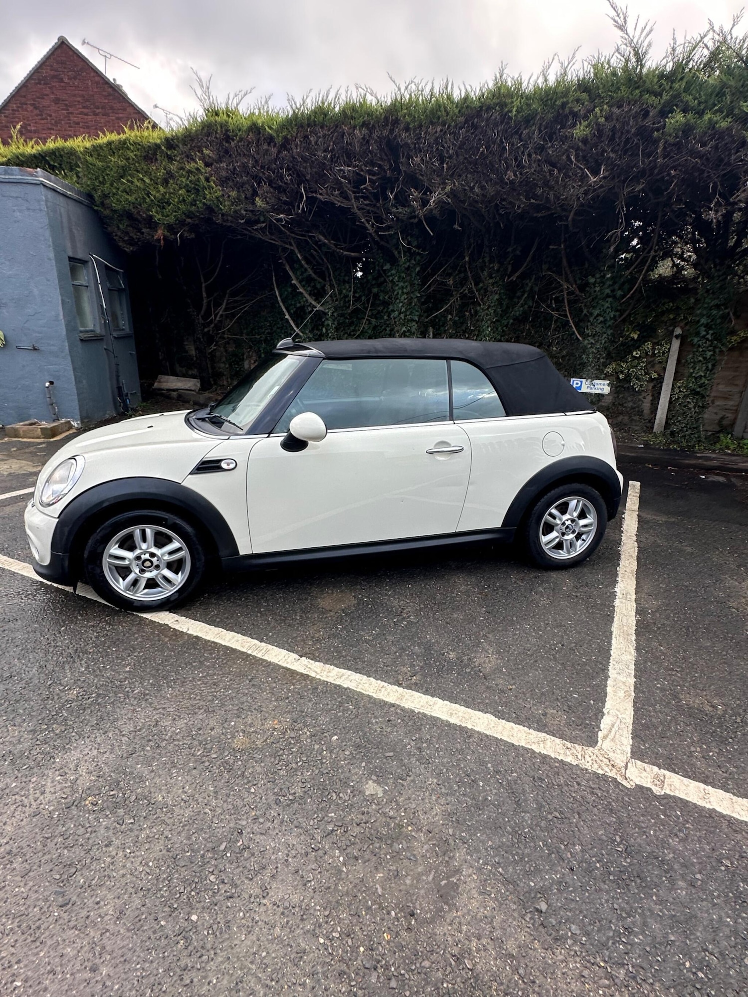 Used MINI Convertible 2011 for sale - 77320926: Photo 10