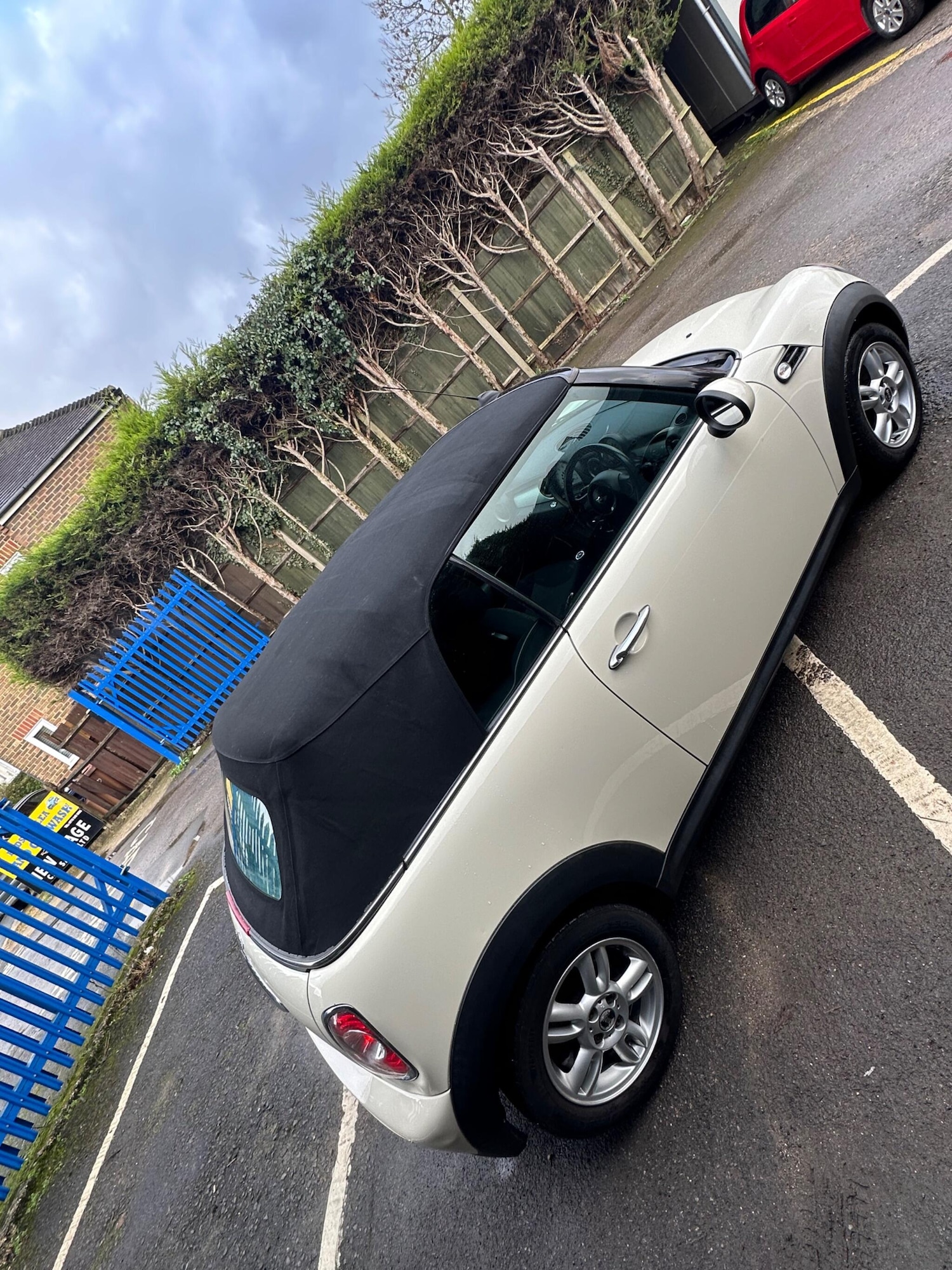 Used MINI Convertible 2011 for sale - 77320926: Photo 24