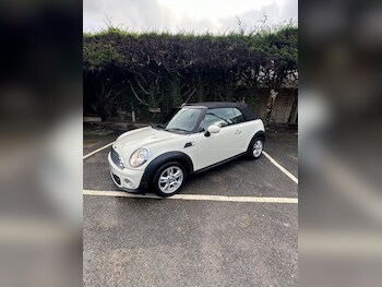 Used MINI Convertible 2011 for sale - 77320926: Photo