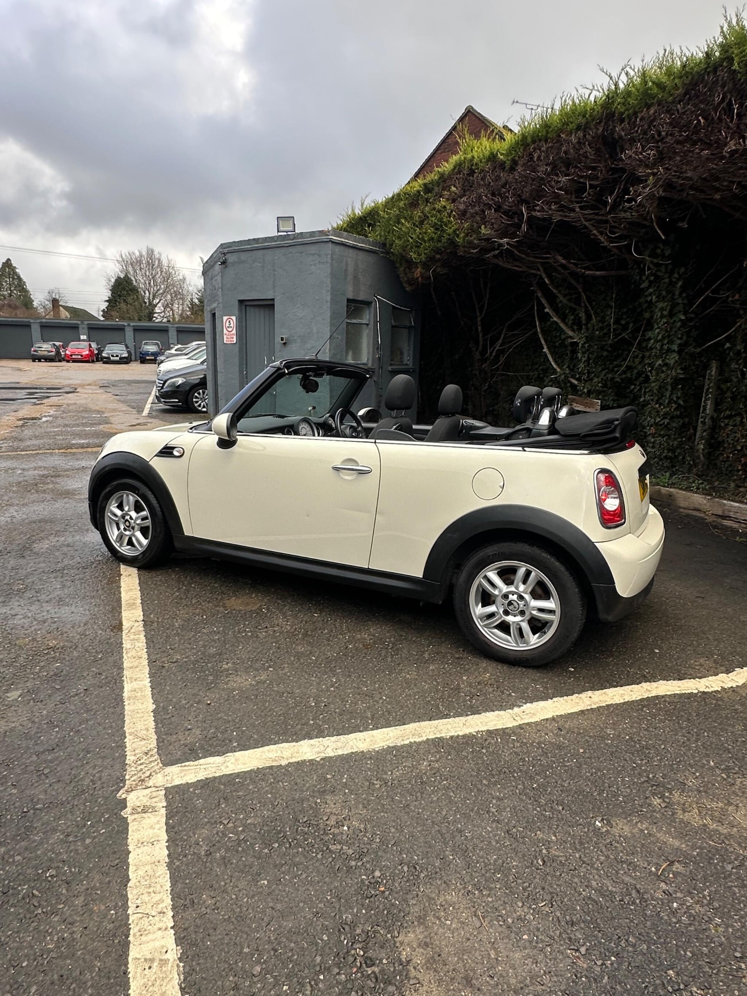 Used MINI Convertible 2011 for sale - 77320926: Photo 4