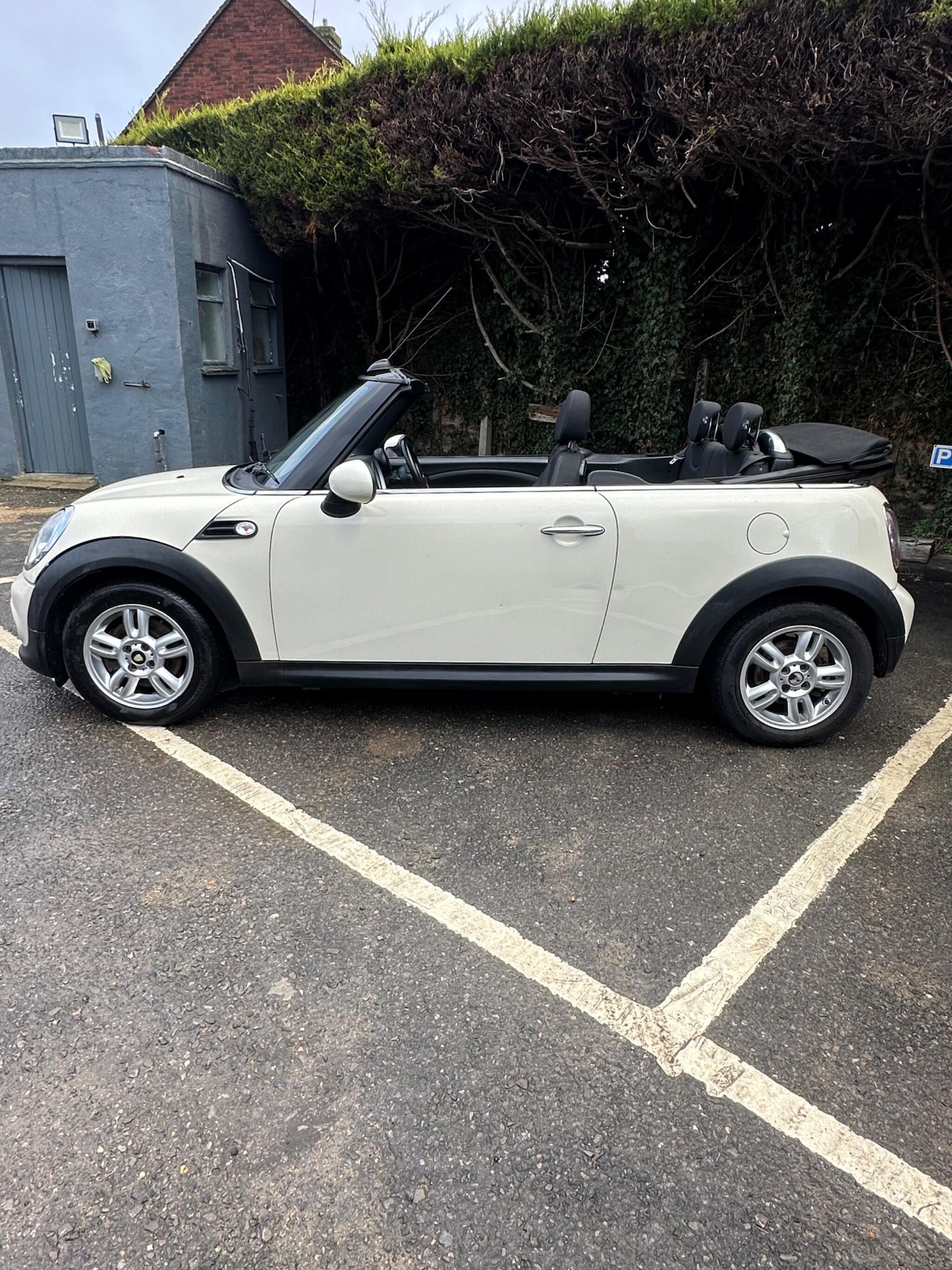 Used MINI Convertible 2011 for sale - 77320926: Photo 8