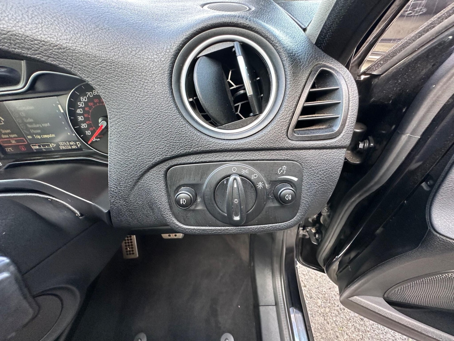 Used Ford S-Max 2014 for sale - 77853753: Photo 25