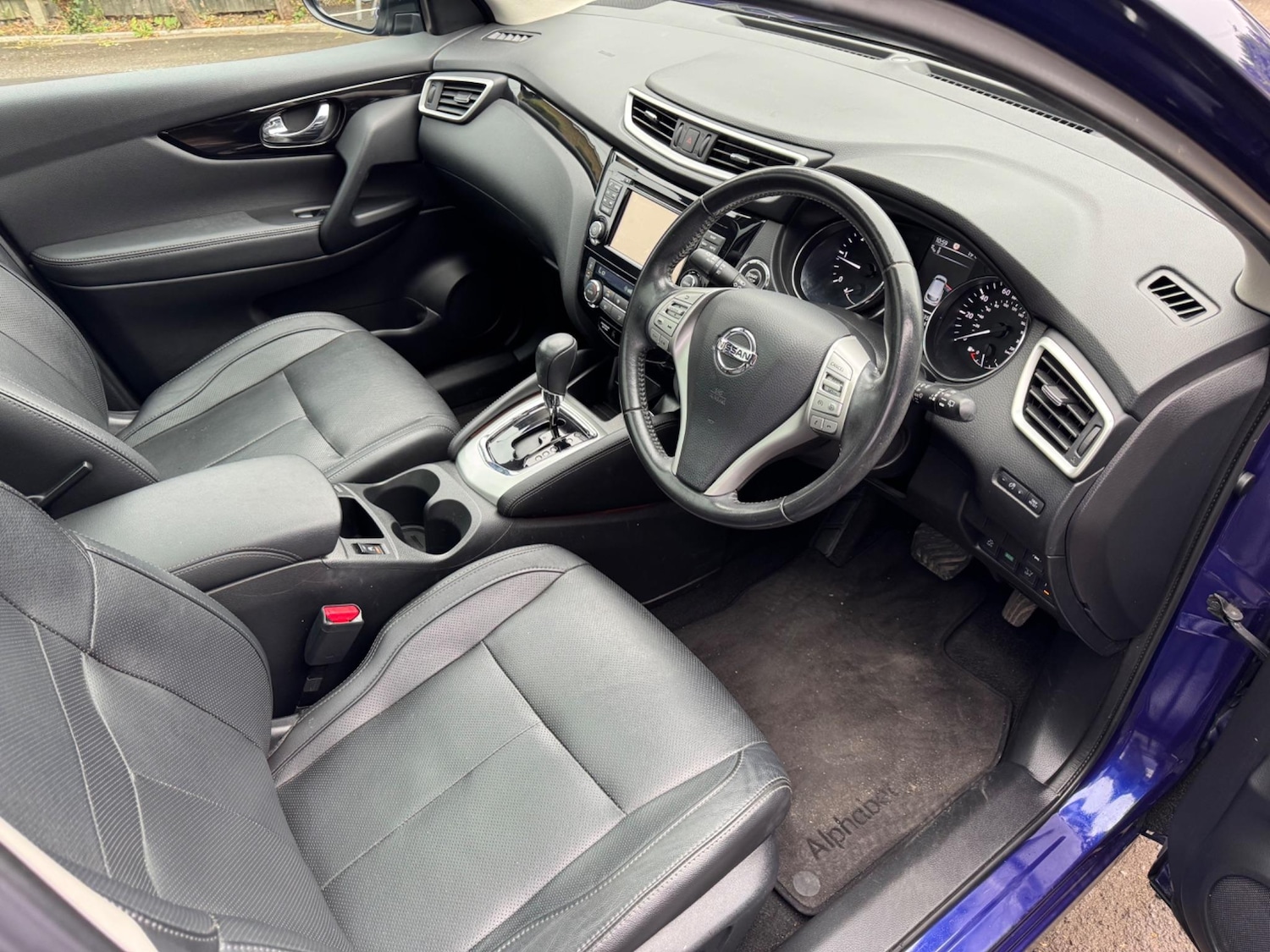 Used Nissan Qashqai 2016 for sale - 76666993: Photo 13