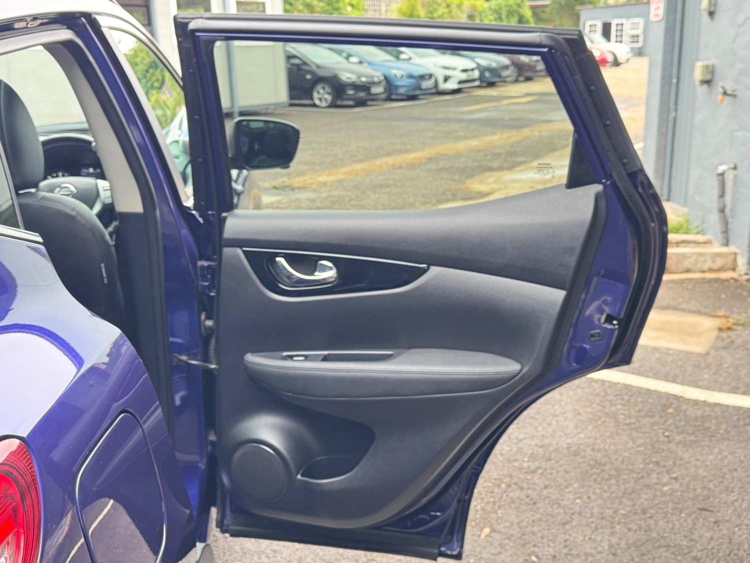 Used Nissan Qashqai 2016 for sale - 76666993: Photo 17