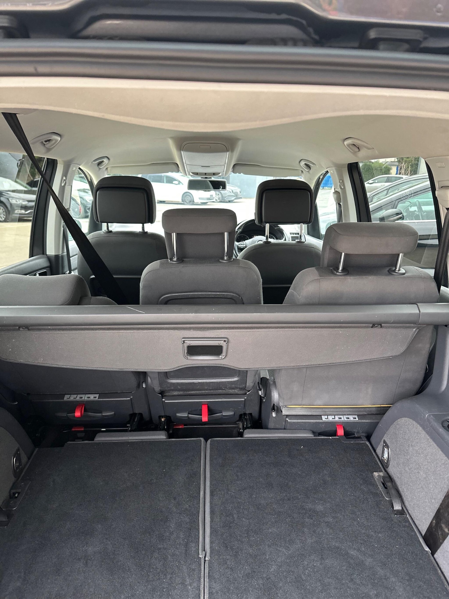 Used Volkswagen Touran 2012 for sale - 76389253: Photo 14