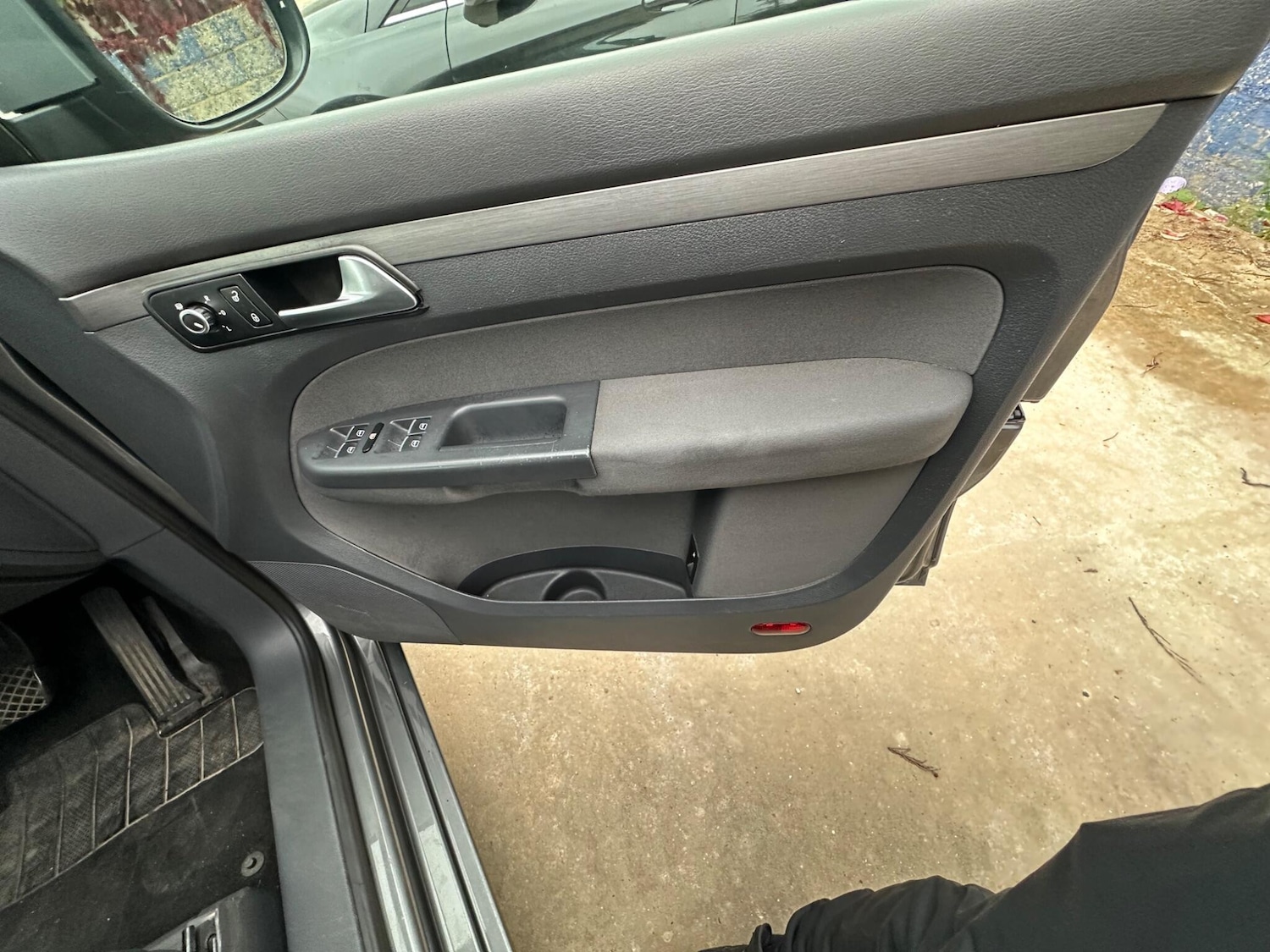 Used Volkswagen Touran 2012 for sale - 76389253: Photo 16