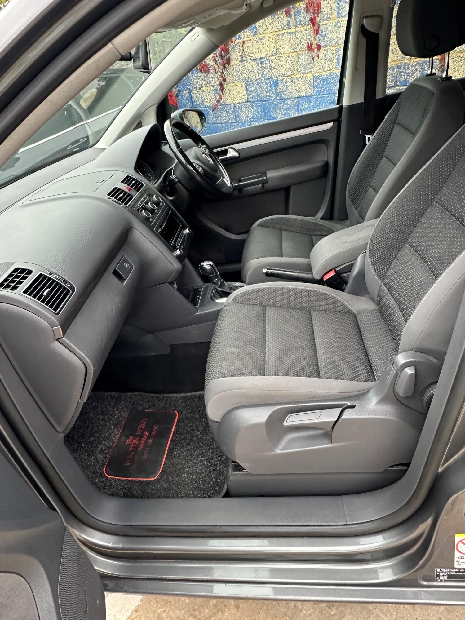 Used Volkswagen Touran 2012 for sale - 76389253: Photo 22