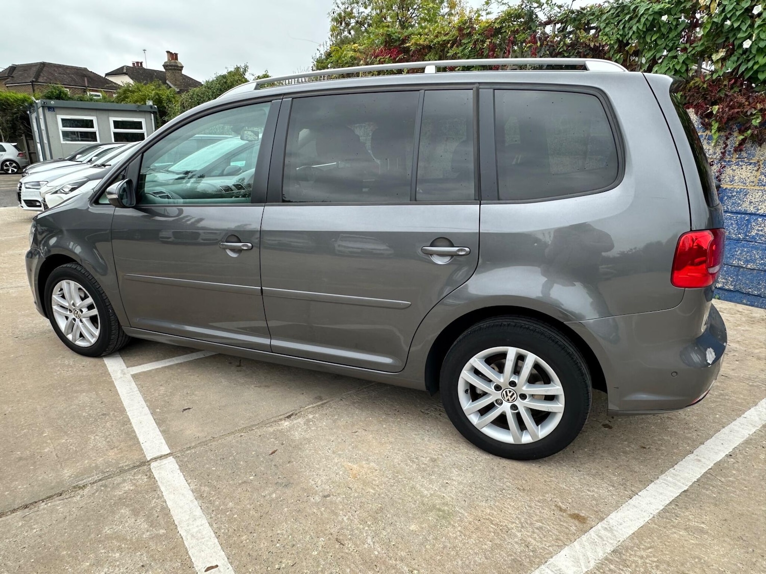 Used Volkswagen Touran 2012 for sale - 76389253: Photo 24
