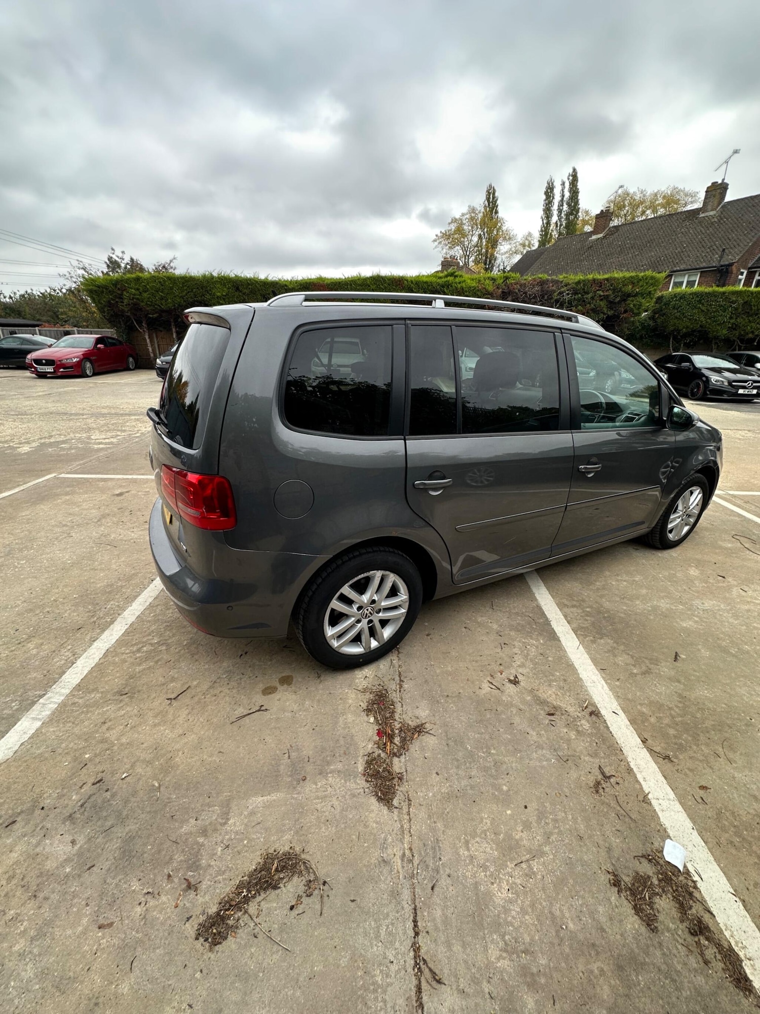 Used Volkswagen Touran 2012 for sale - 76389253: Photo 8