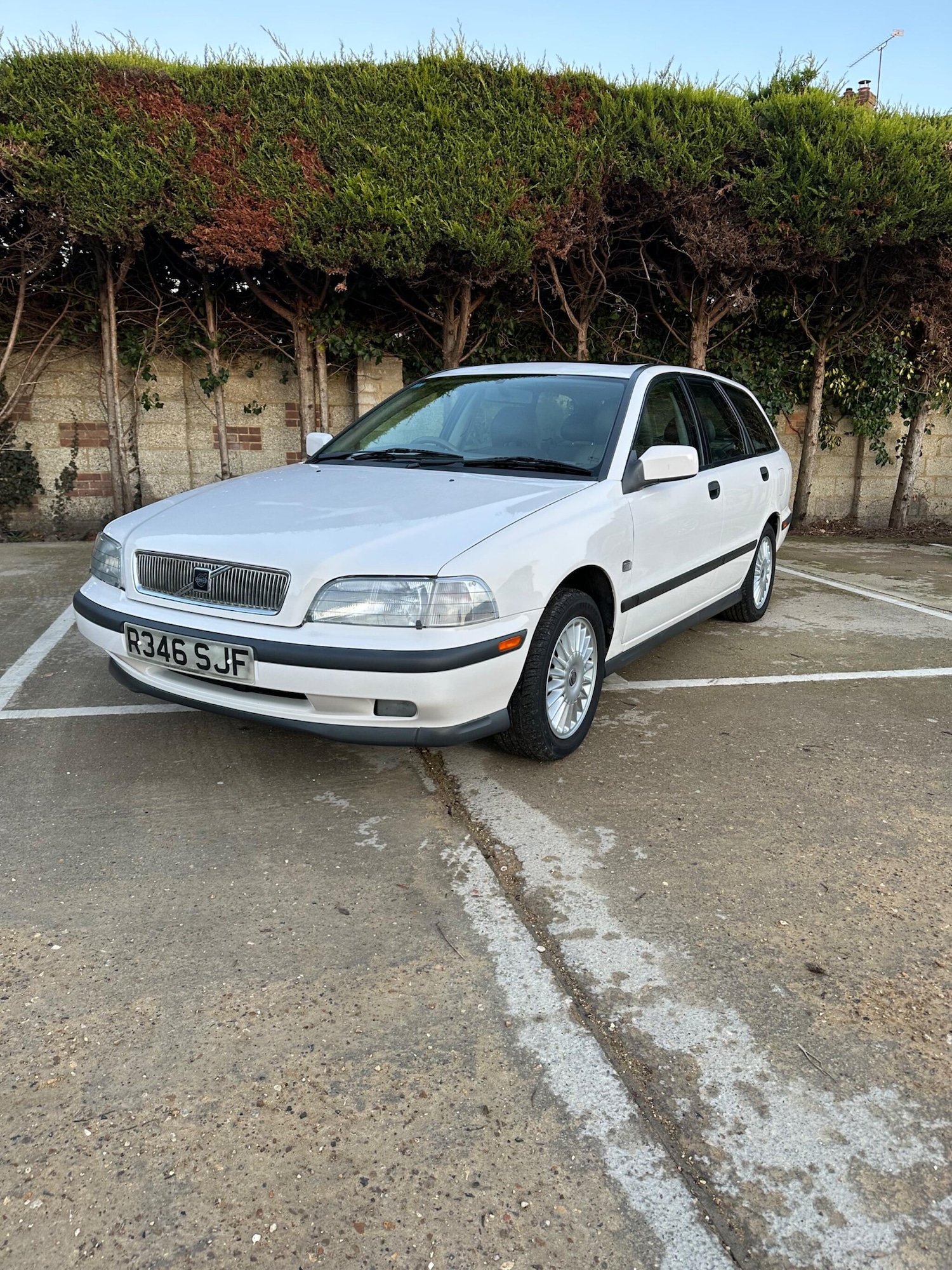 Used Volvo V40 1997 for sale - 76759718: Photo 1