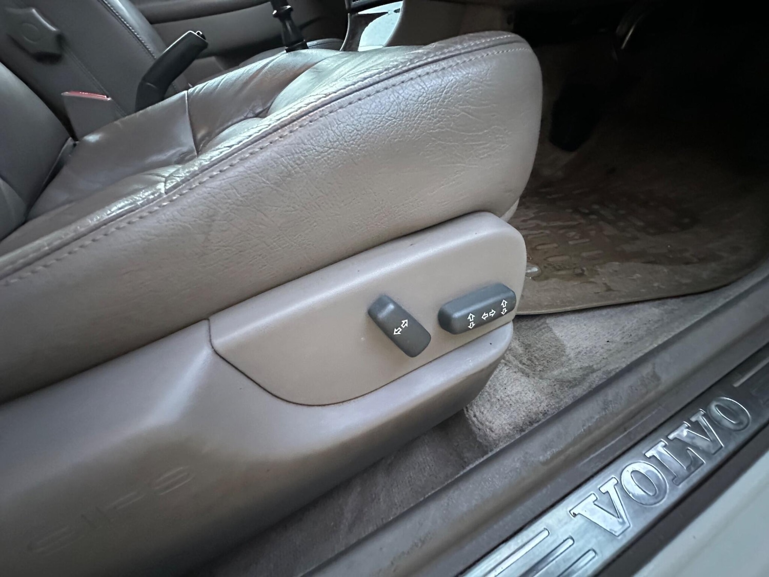 Used Volvo V40 1997 for sale - 76759718: Photo 16