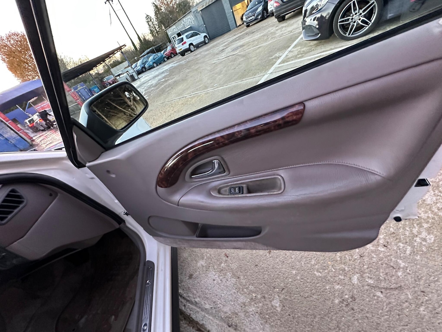 Used Volvo V40 1997 for sale - 76759718: Photo 20