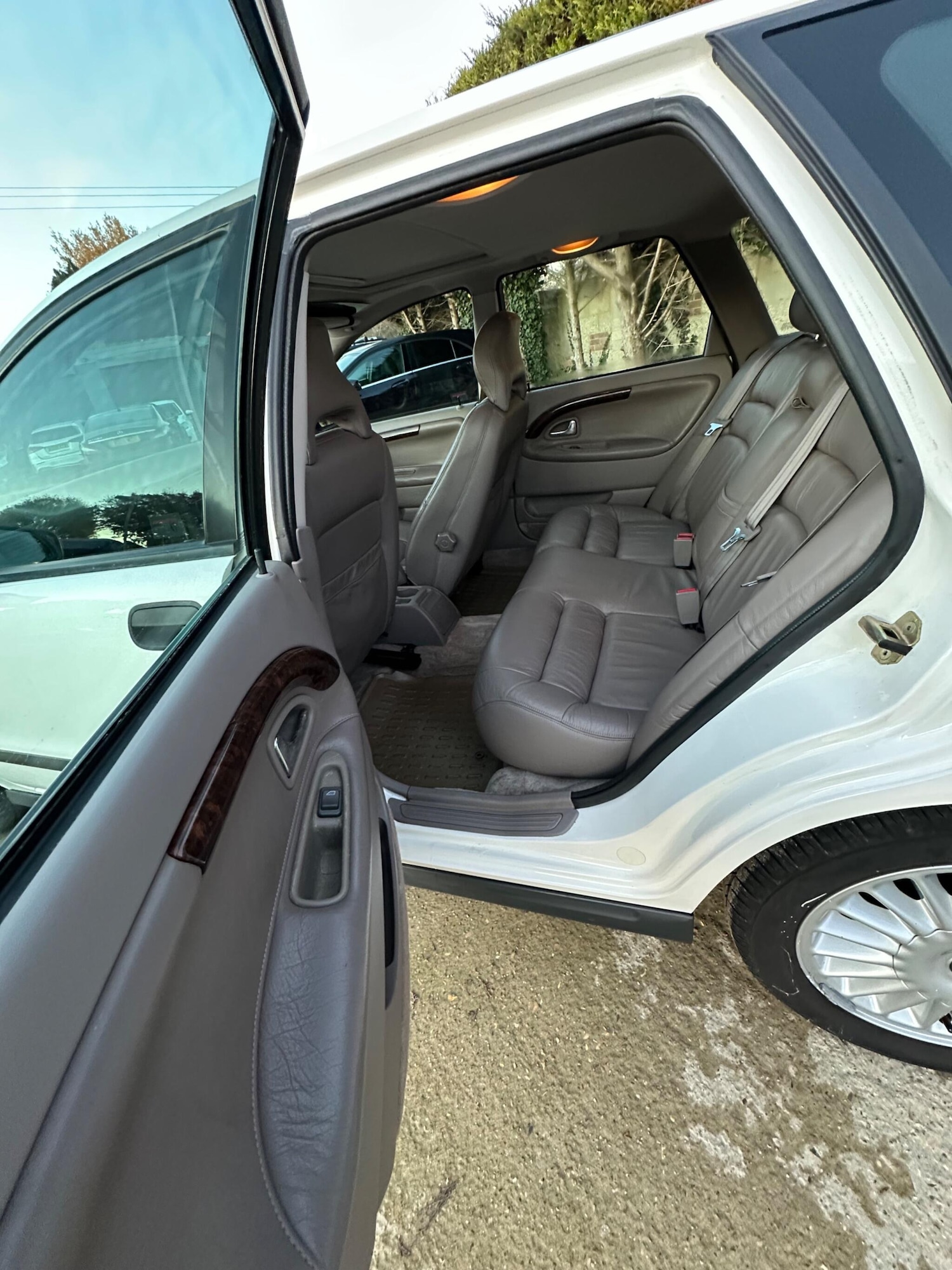 Used Volvo V40 1997 for sale - 76759718: Photo 25