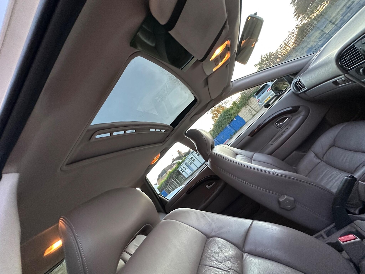 Used Volvo V40 1997 for sale - 76759718: Photo 28