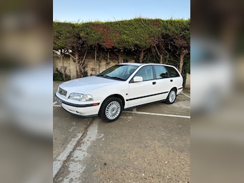 Used Volvo V40 1997 for sale - 76759718: Photo