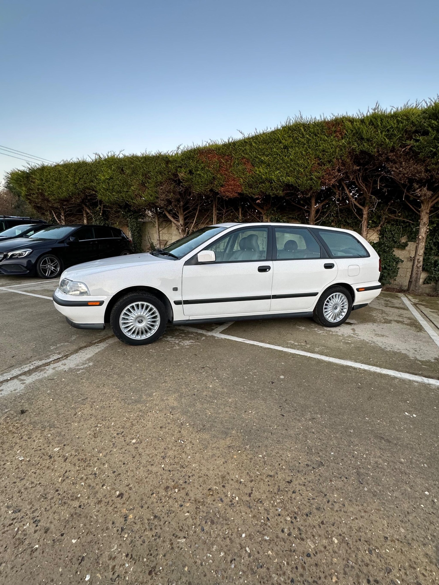 Used Volvo V40 1997 for sale - 76759718: Photo 33