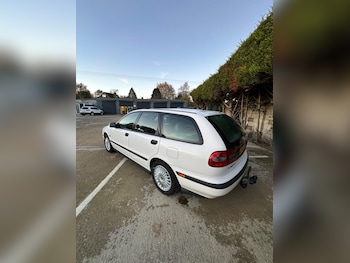 Used Volvo V40 1997 for sale - 76759718: Photo