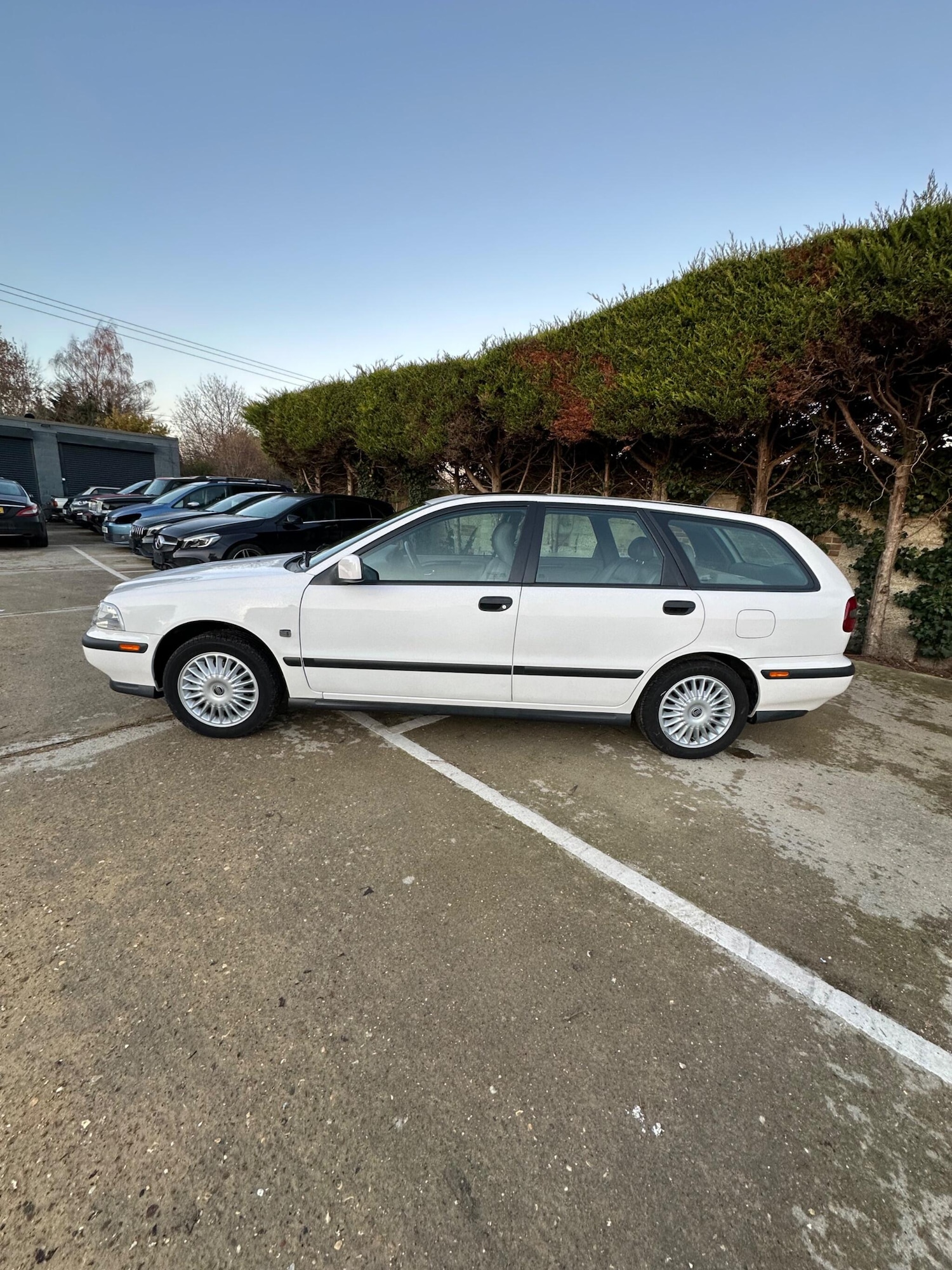 Used Volvo V40 1997 for sale - 76759718: Photo 5