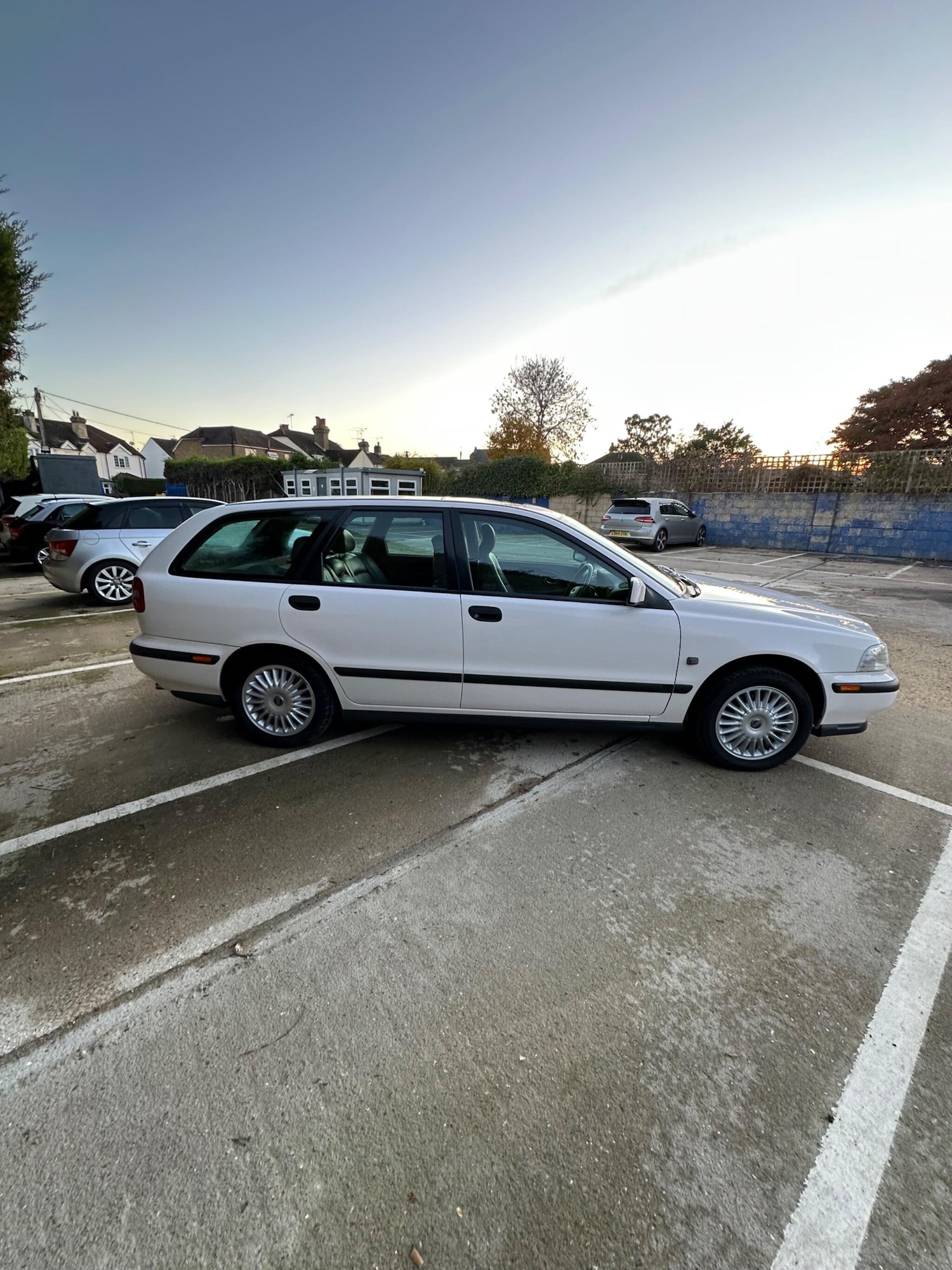 Used Volvo V40 1997 for sale - 76759718: Photo 9