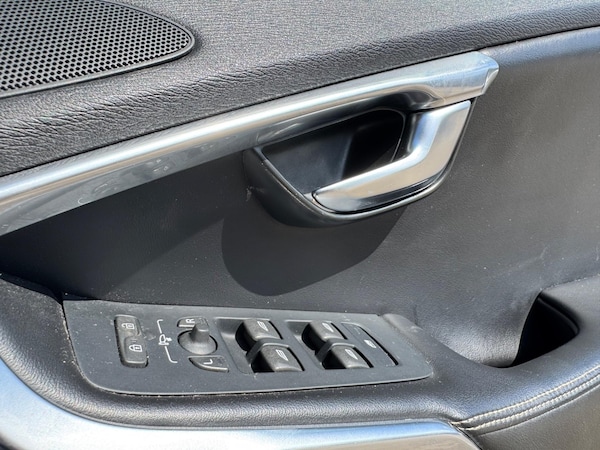 Used Volvo V40 2015 for sale - 74898897: Photo 26