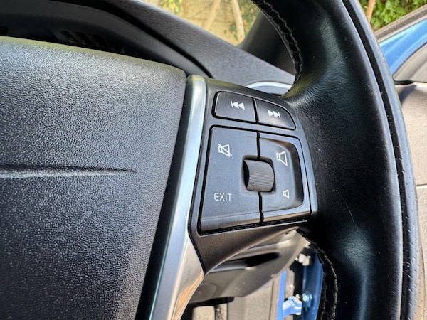 Used Volvo V40 2015 for sale - 74898897: Photo 29