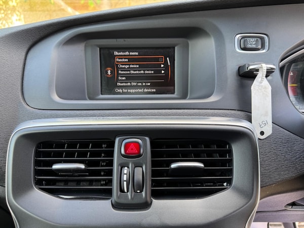 Used Volvo V40 2015 for sale - 74898897: Photo 37