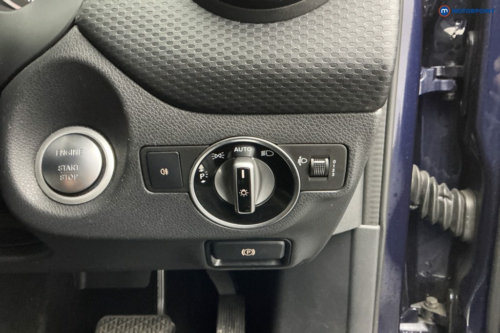 Used Mercedes-Benz A-Class 2018 for sale - 76782715: Photo 15