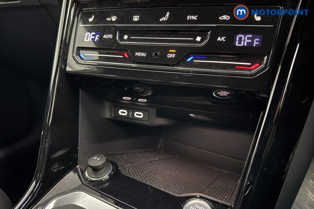 Used Volkswagen T-Roc 2023 for sale - 77493575: Photo 21