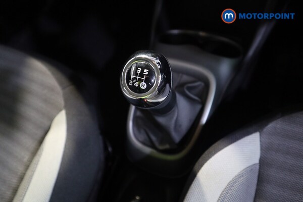 Used Toyota AYGO 2019 for sale - 76235129: Photo 16