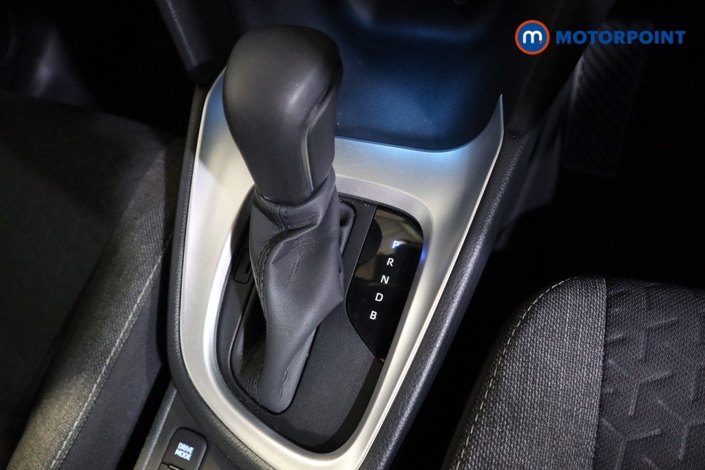 Used Toyota Yaris Cross 2023 for sale - 77171234: Photo 18