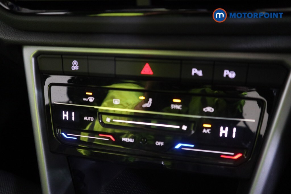 Used Volkswagen T-Roc 2023 for sale - 76792626: Photo 15