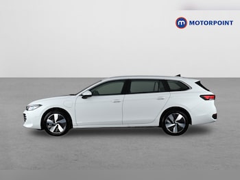 Used Volkswagen Passat 2025 for sale - 78733922: Photo