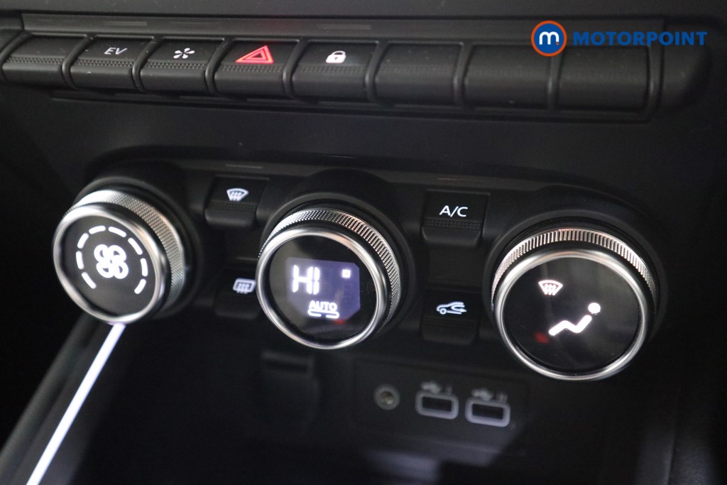 Used Renault Clio 2023 for sale - 77543205: Photo 16