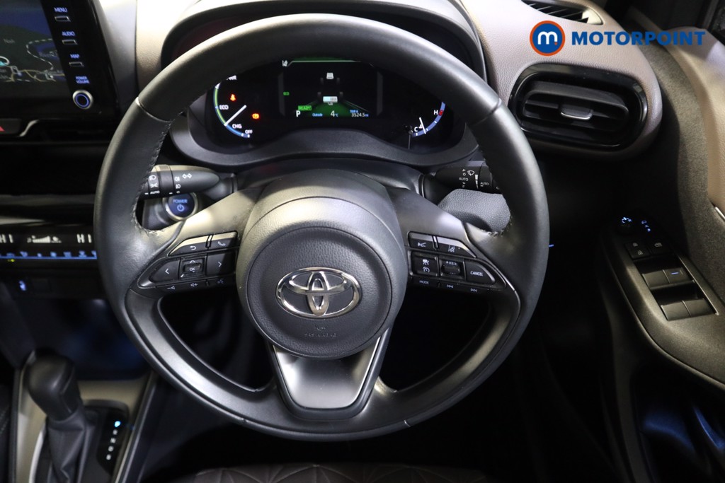 Used Toyota Yaris Cross 2023 for sale - 76693800: Photo 10
