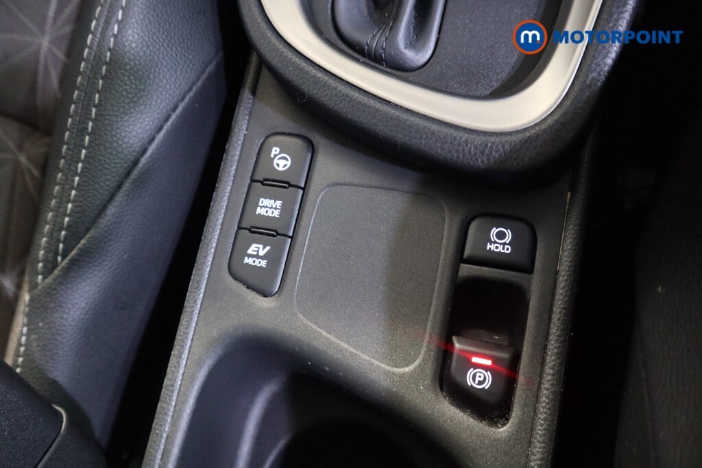 Used Toyota Yaris Cross 2023 for sale - 76693800: Photo 17