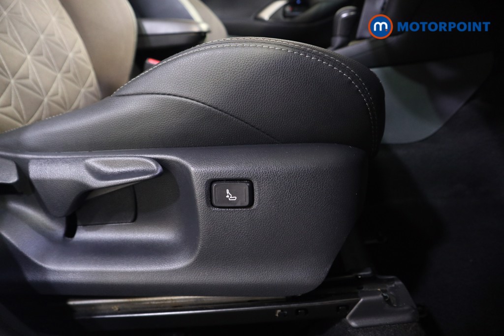 Used Toyota Yaris Cross 2023 for sale - 76693800: Photo 22