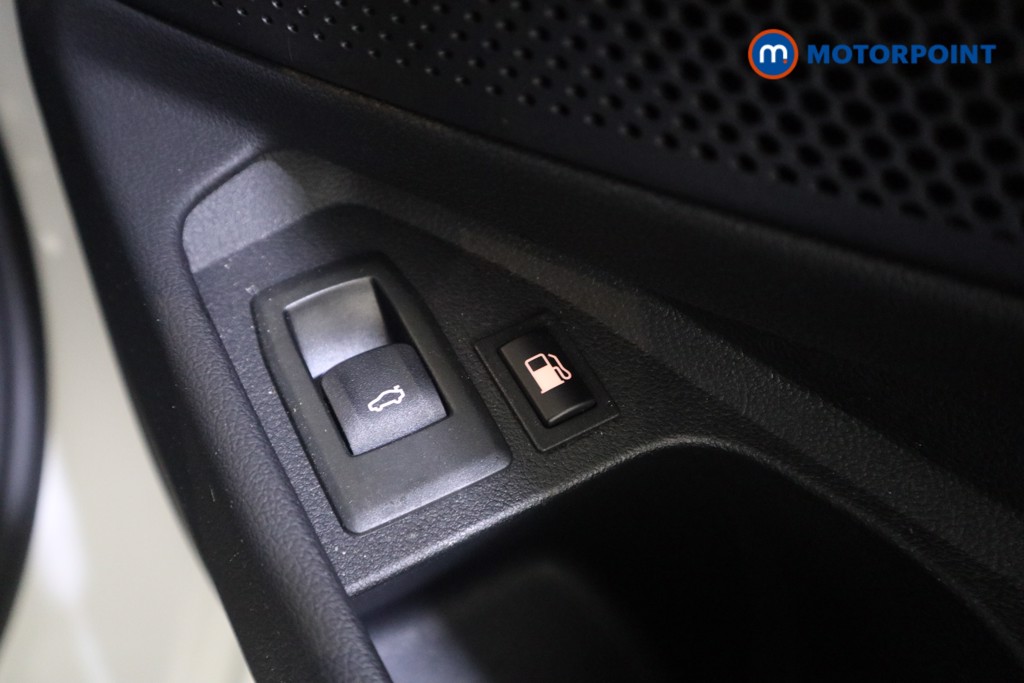 Used BMW 3 Series 2024 for sale - 76797440: Photo 19