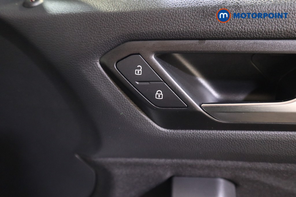 Used Volkswagen T-Roc 2025 for sale - 77872790: Photo 21