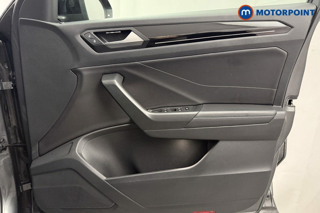 Used Volkswagen T-Roc 2023 for sale - 77393991: Photo 27