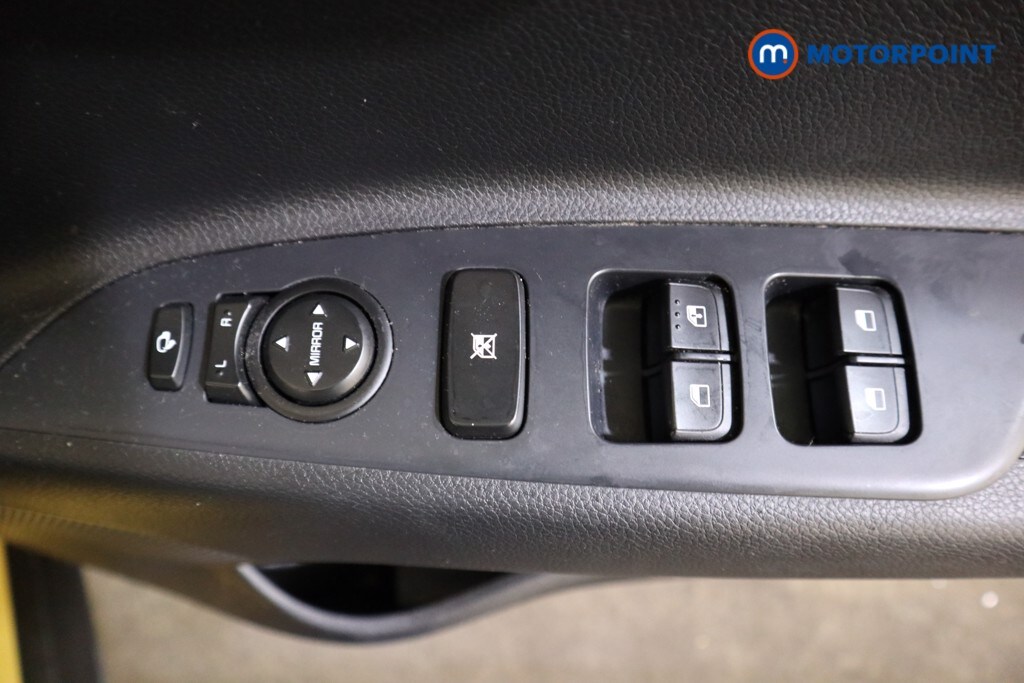 Used Kia Stonic 2024 for sale - 76819388: Photo 16